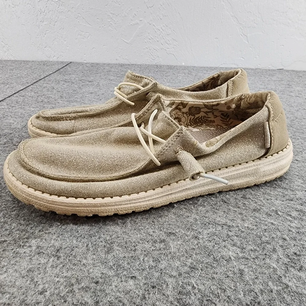 Hey Dude Wendy Stretch Sparkling Beige Shoes Women 8 Gold Shimmer Slip On Loafer